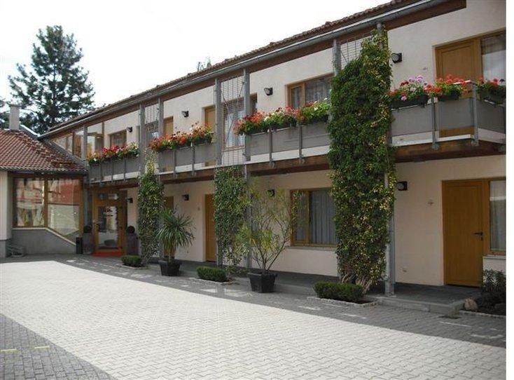 Port Inn Hotel Eichwalde Dış mekan fotoğraf
