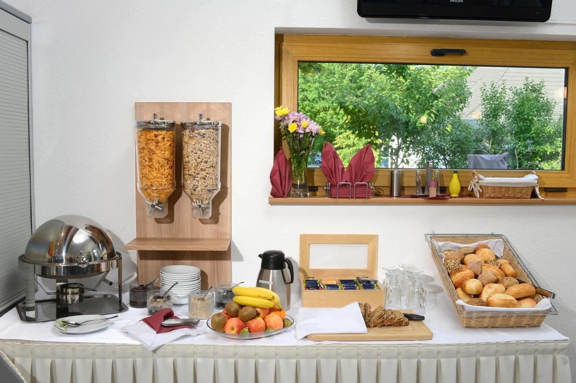 Port Inn Hotel Eichwalde Dış mekan fotoğraf