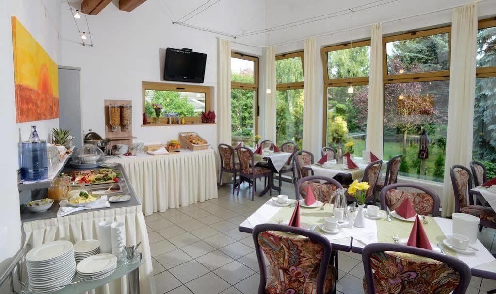 Port Inn Hotel Eichwalde Dış mekan fotoğraf