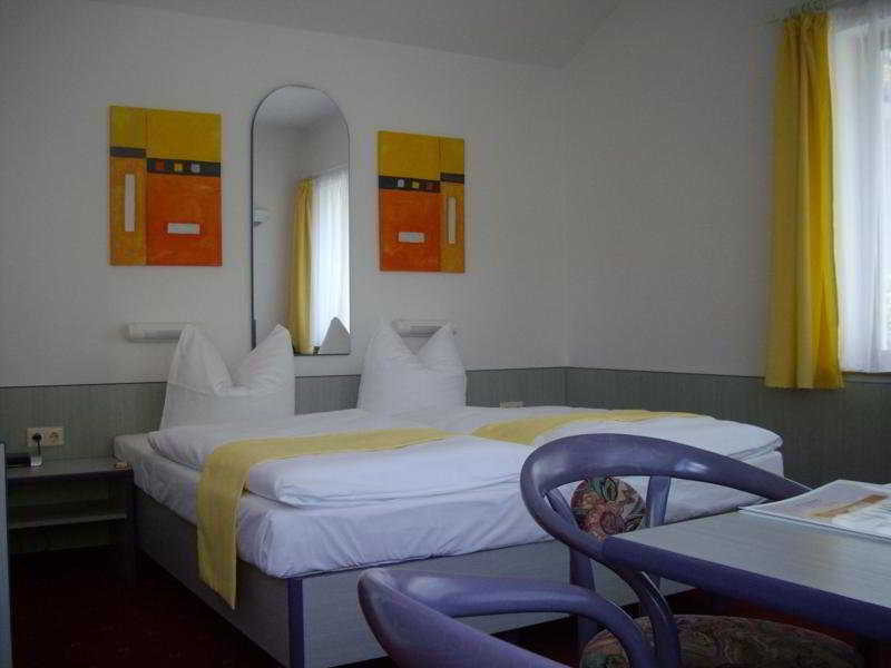 Port Inn Hotel Eichwalde Dış mekan fotoğraf