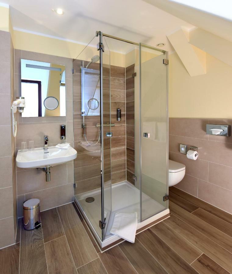Port Inn Hotel Eichwalde Dış mekan fotoğraf